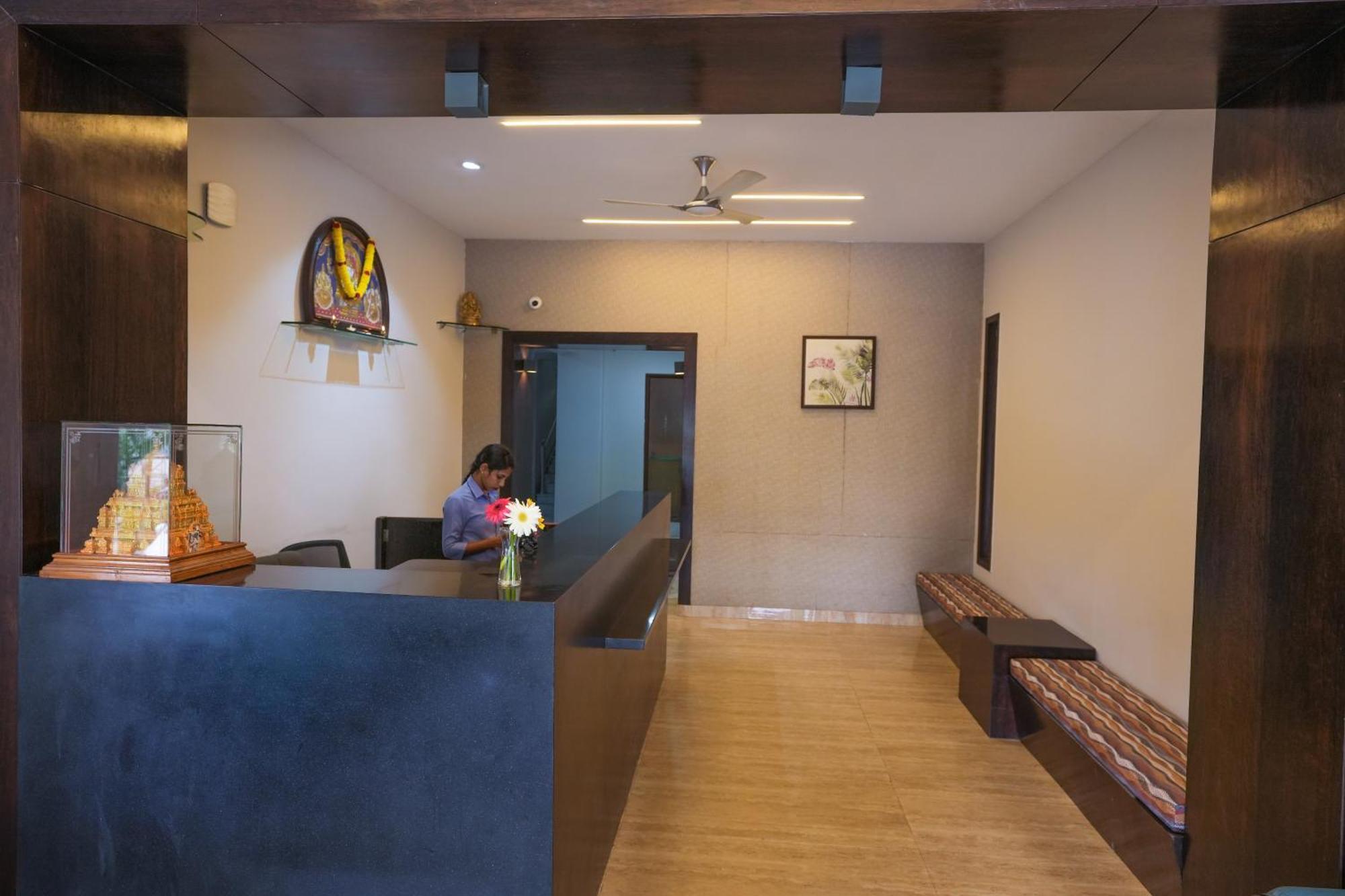 Vaishnavi Residency Hotel Bangalore Exterior foto