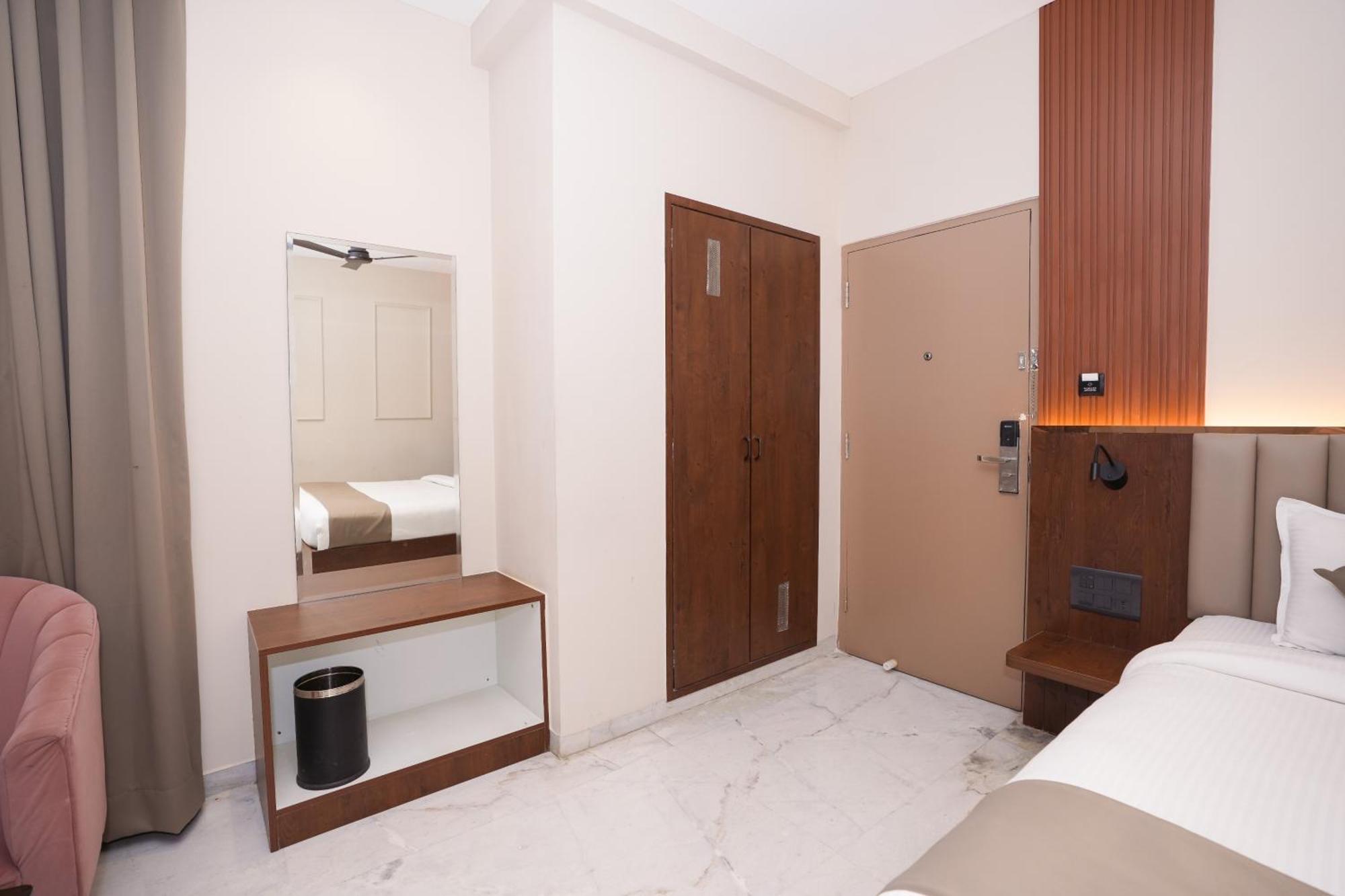 Vaishnavi Residency Hotel Bangalore Exterior foto
